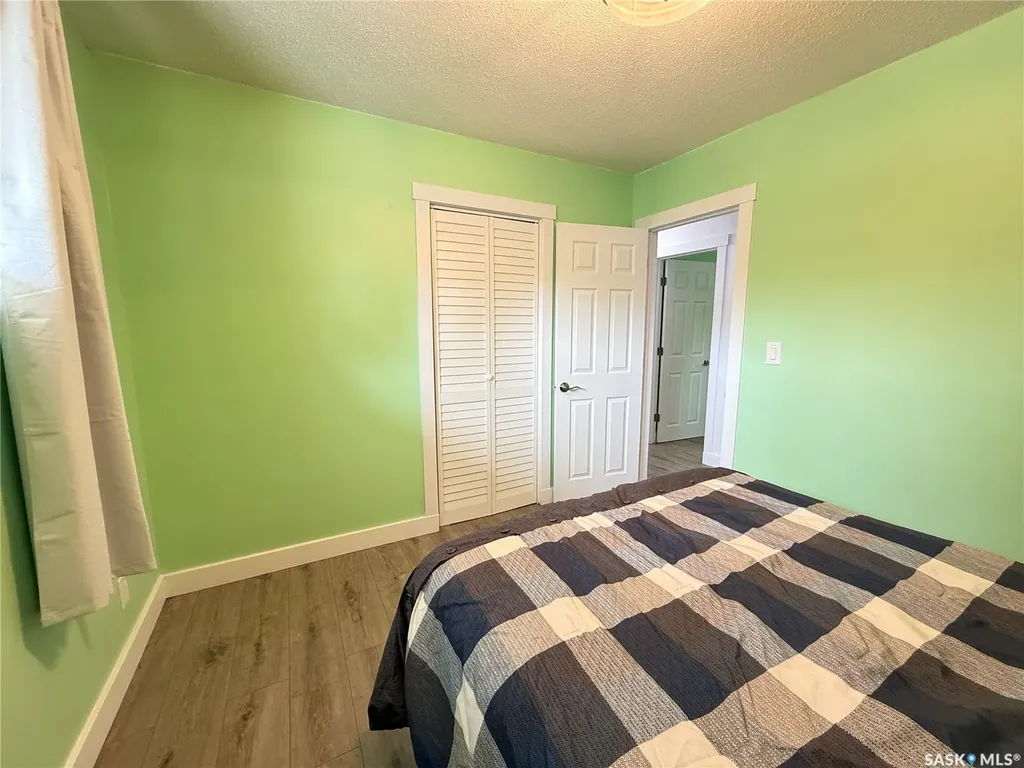 615 Windsor Street Weyburn SK S4H 0X1