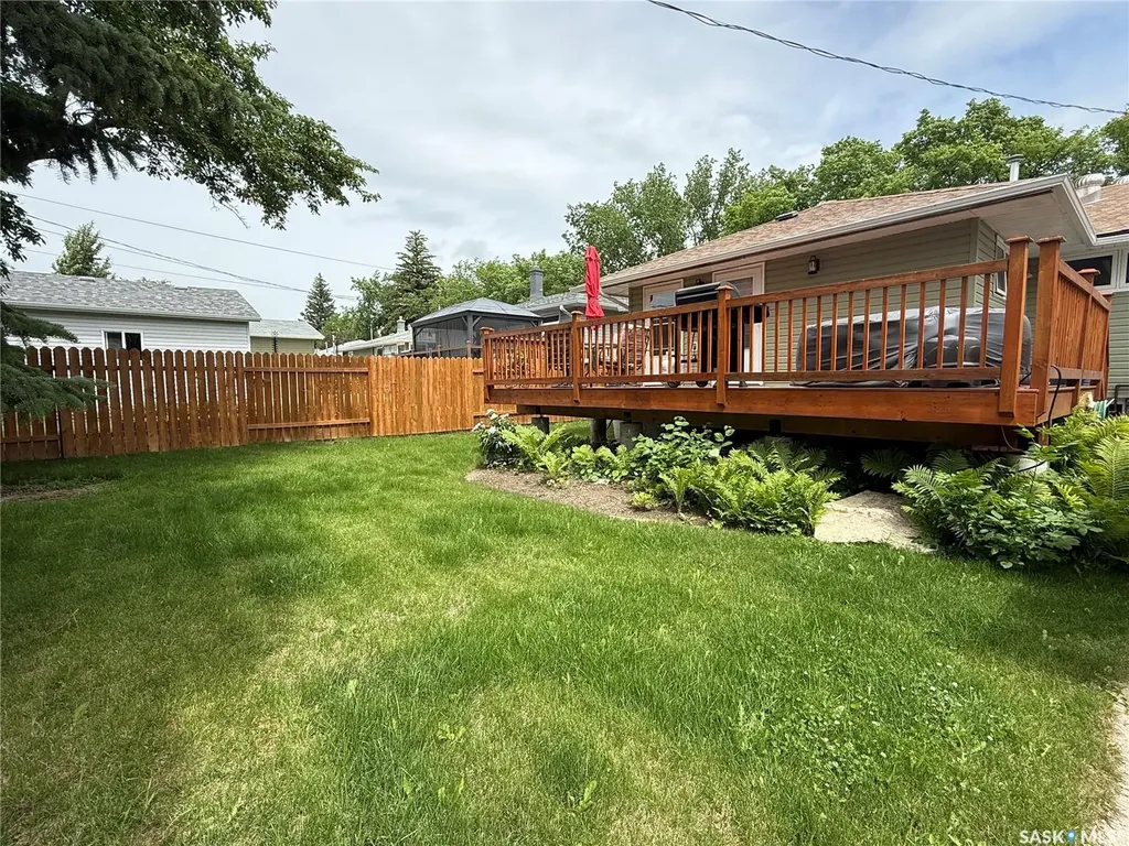 615 Windsor Street Weyburn SK S4H 0X1