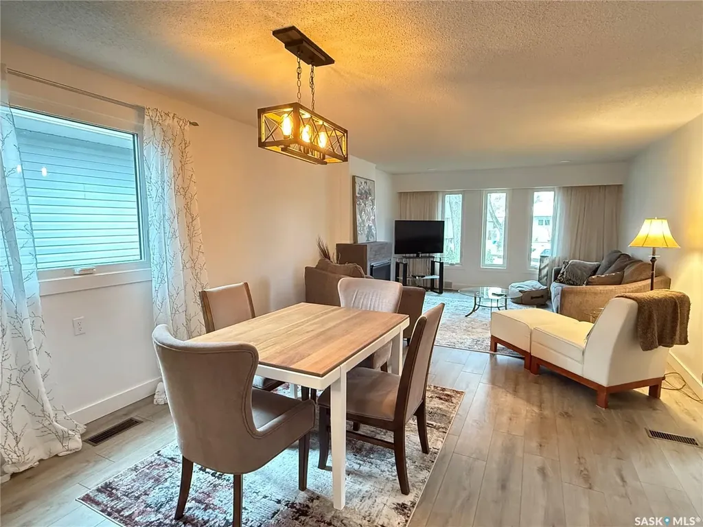 615 Windsor Street Weyburn SK S4H 0X1