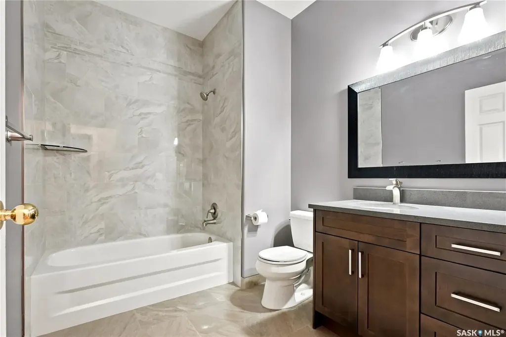 315 Bayview Crescent Saskatoon SK S7V 1B5