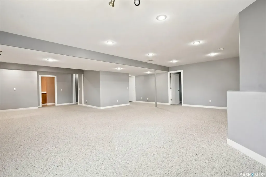 315 Bayview Crescent Saskatoon SK S7V 1B5