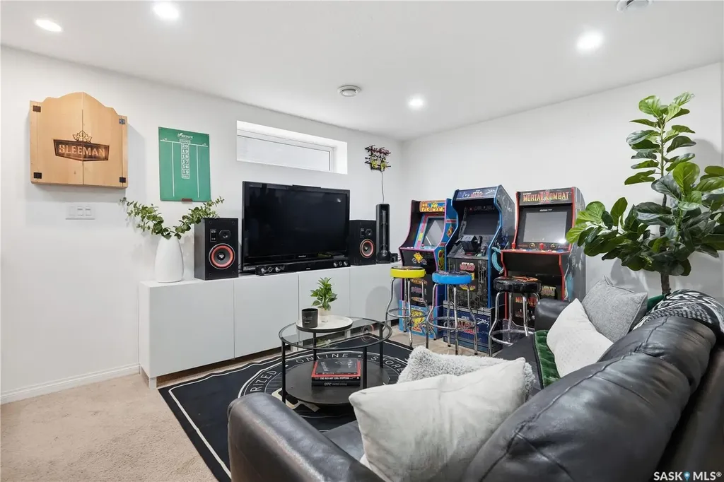 3627 Nottingham Crescent Regina SK S4V 2Z9