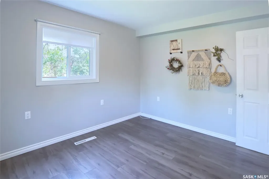 568 Athabasca Street E Moose Jaw SK S6H 0M1