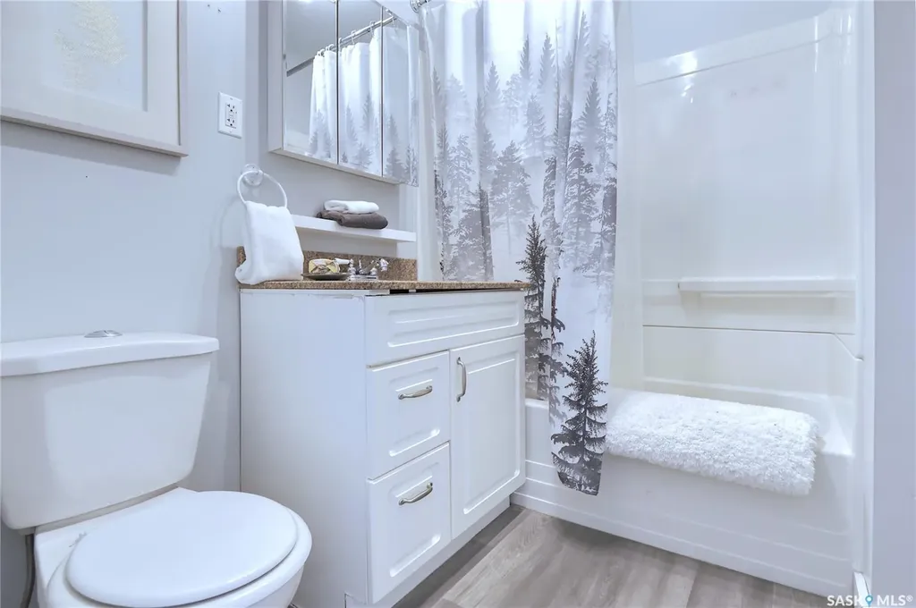 568 Athabasca Street E Moose Jaw SK S6H 0M1