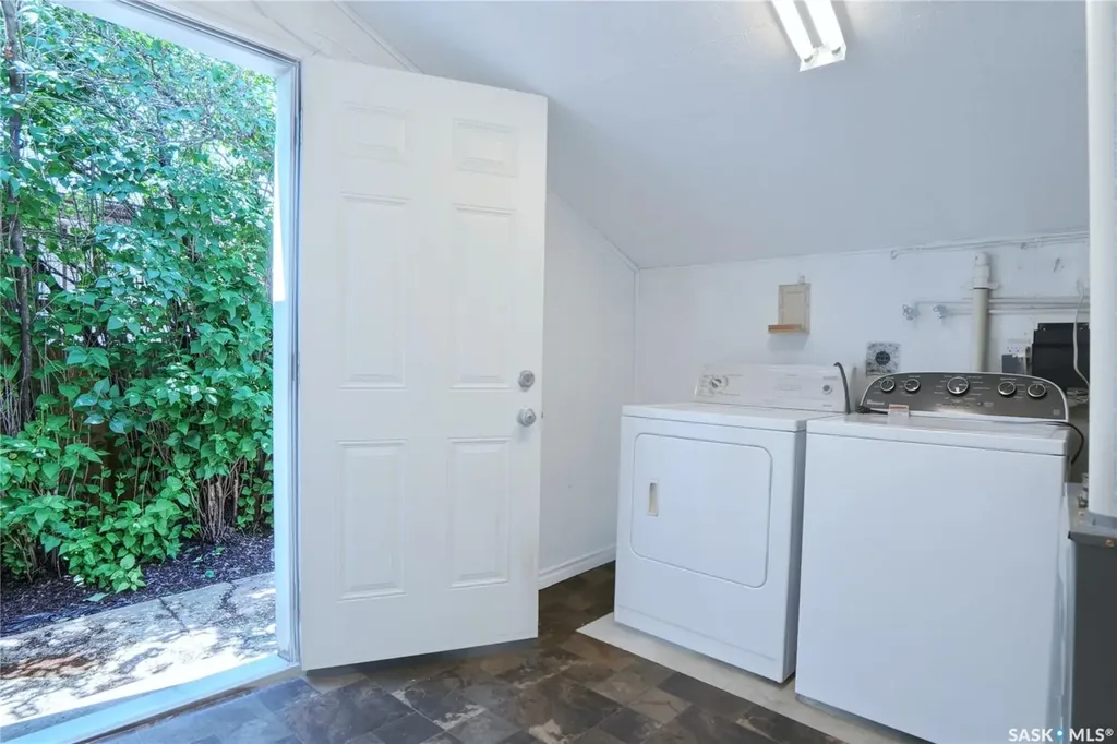 568 Athabasca Street E Moose Jaw SK S6H 0M1