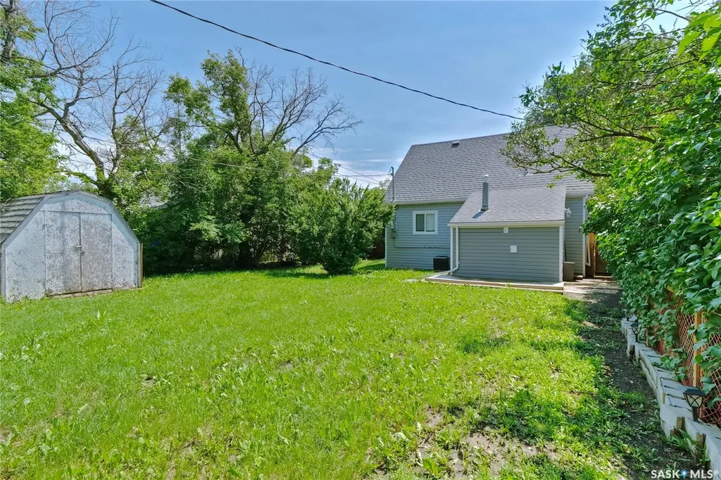568 Athabasca Street E Moose Jaw SK S6H 0M1