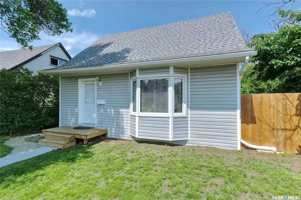 568 Athabasca Street E Moose Jaw SK S6H 0M1