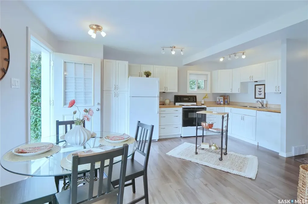 568 Athabasca Street E Moose Jaw SK S6H 0M1