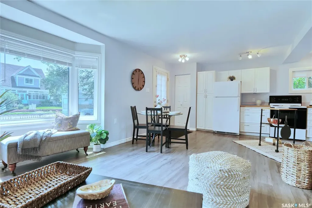 568 Athabasca Street E Moose Jaw SK S6H 0M1