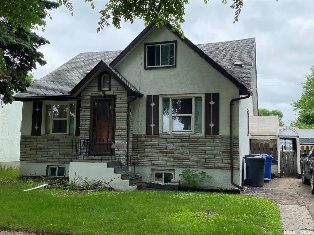 33 Wallace Avenue Yorkton SK S3N 2E6