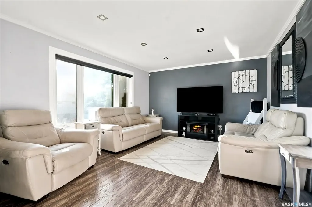 559 Delaronde Road Saskatoon SK S7J 4A7