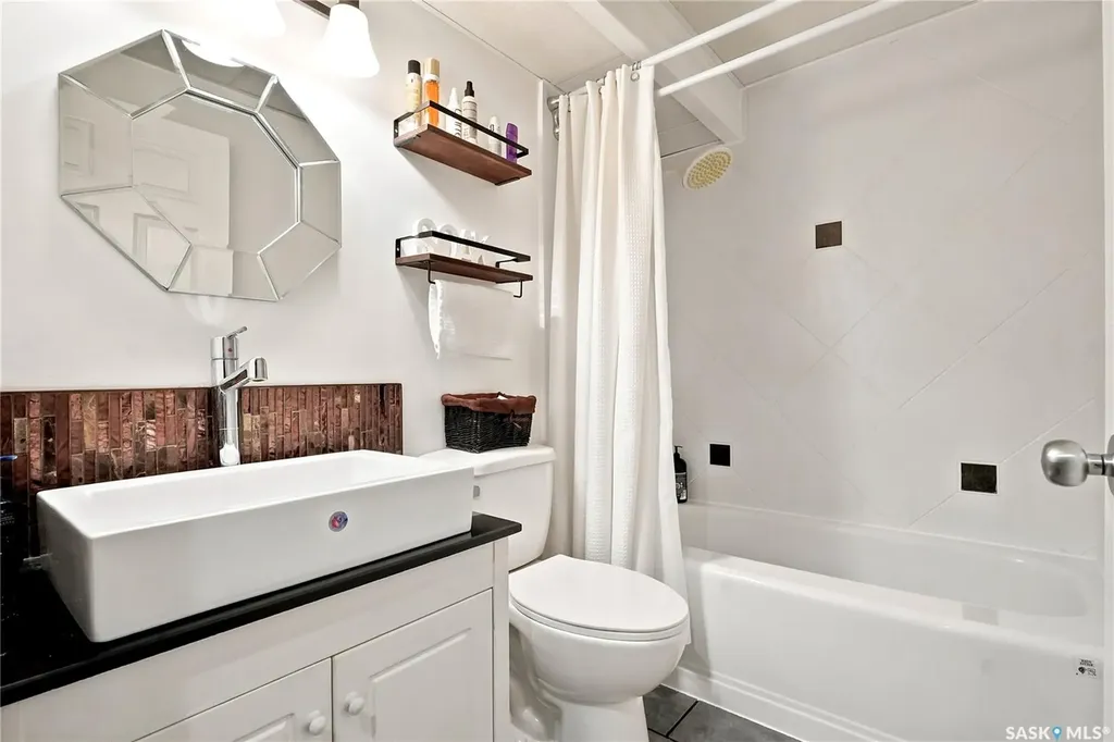 559 Delaronde Road Saskatoon SK S7J 4A7