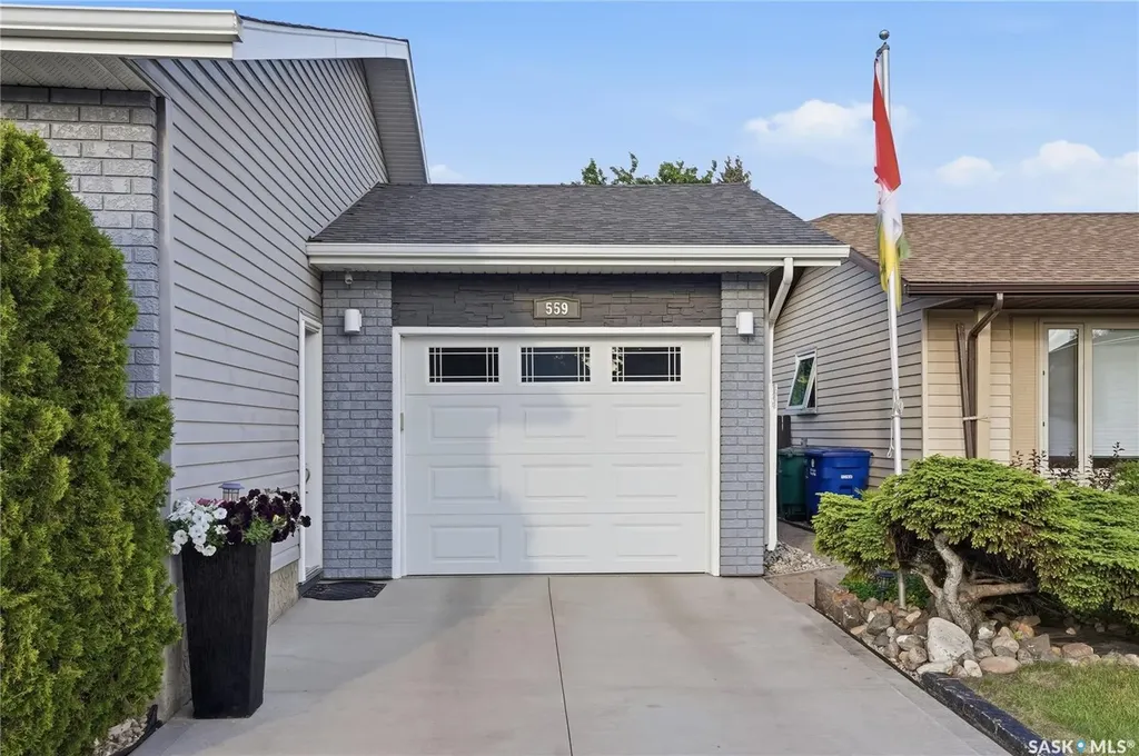 559 Delaronde Road Saskatoon SK S7J 4A7