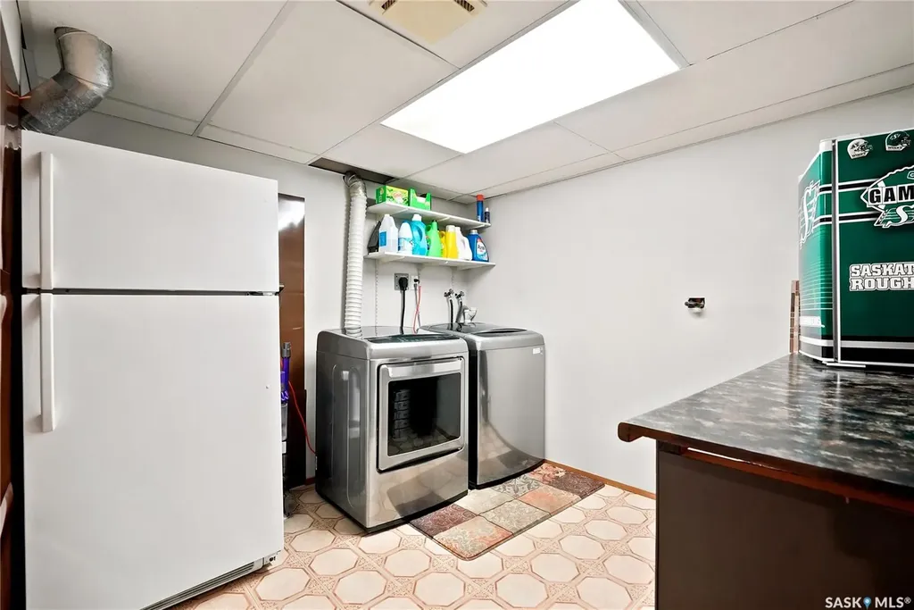 559 Delaronde Road Saskatoon SK S7J 4A7