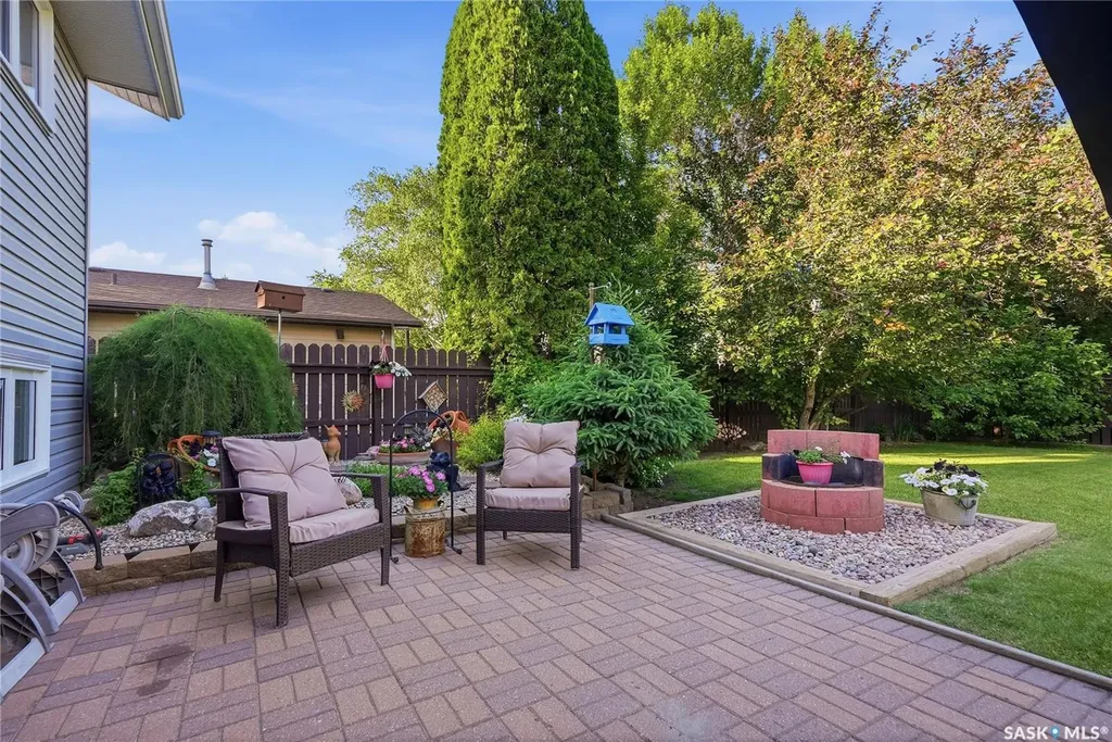 559 Delaronde Road Saskatoon SK S7J 4A7
