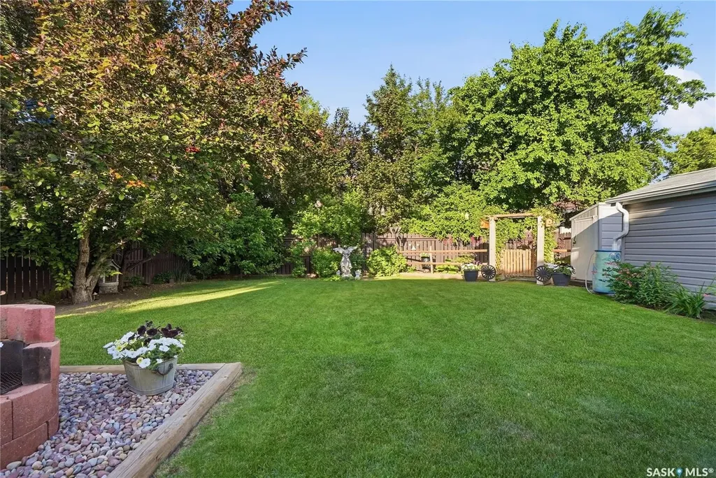 559 Delaronde Road Saskatoon SK S7J 4A7