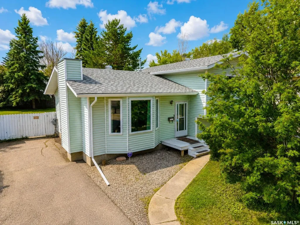1611 Olive Diefenbaker Drive Prince Albert SK S6V 7V9