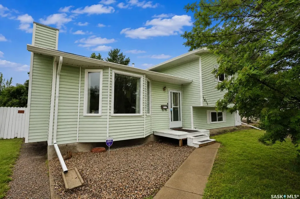 1611 Olive Diefenbaker Drive Prince Albert SK S6V 7V9