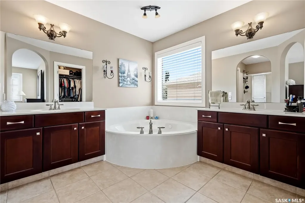 6178 Wascana Court Way Regina SK S4V 3E8