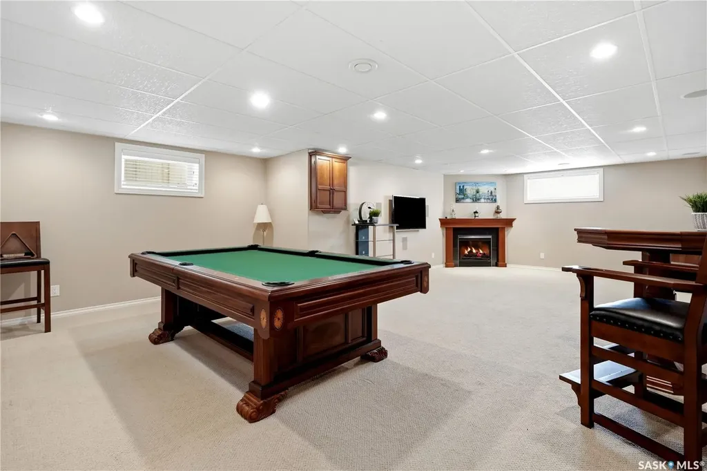6178 Wascana Court Way Regina SK S4V 3E8