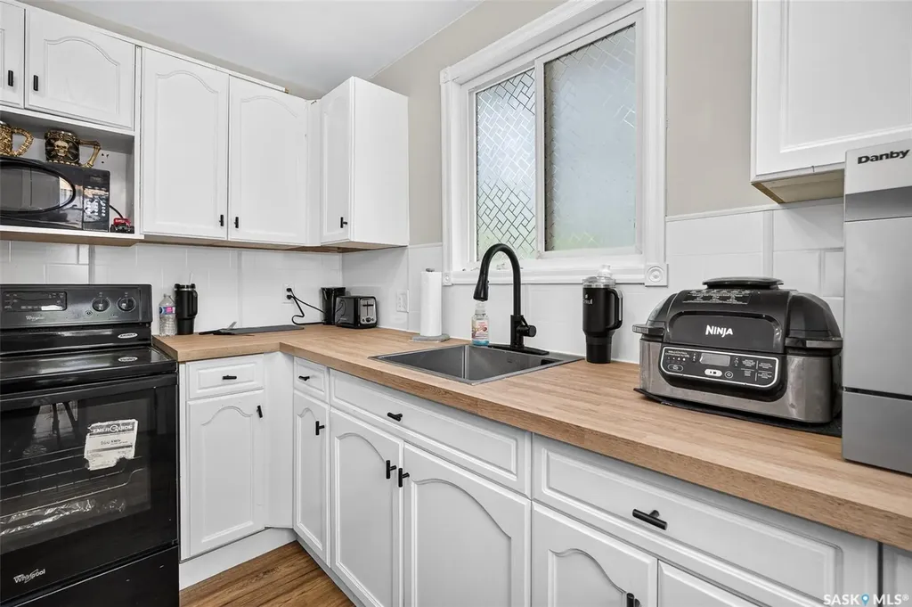 1002 Stadacona Street W Moose Jaw SK S6H 0K9