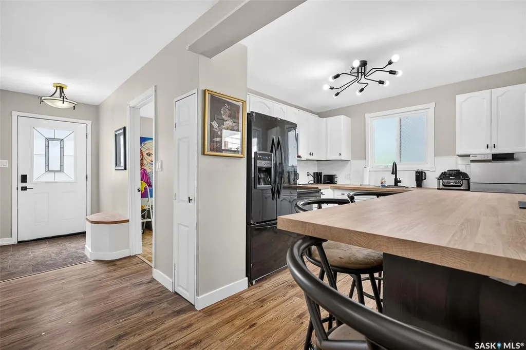 1002 Stadacona Street W Moose Jaw SK S6H 0K9