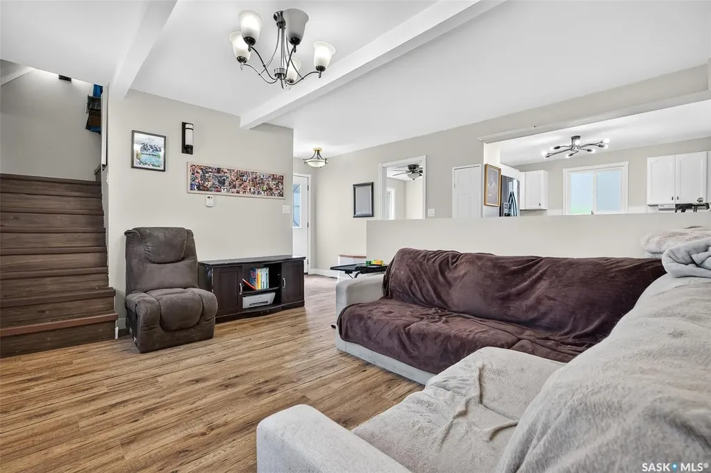 1002 Stadacona Street W Moose Jaw SK S6H 0K9