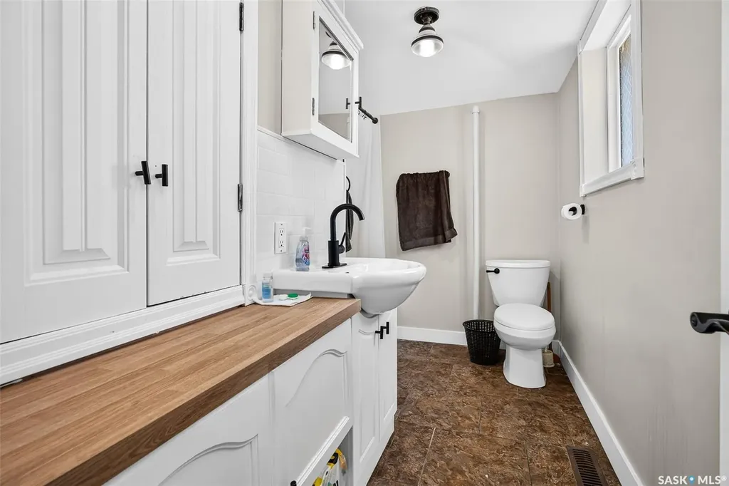1002 Stadacona Street W Moose Jaw SK S6H 0K9