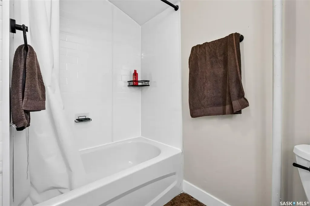 1002 Stadacona Street W Moose Jaw SK S6H 0K9