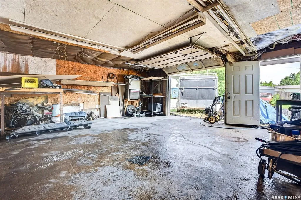 1002 Stadacona Street W Moose Jaw SK S6H 0K9