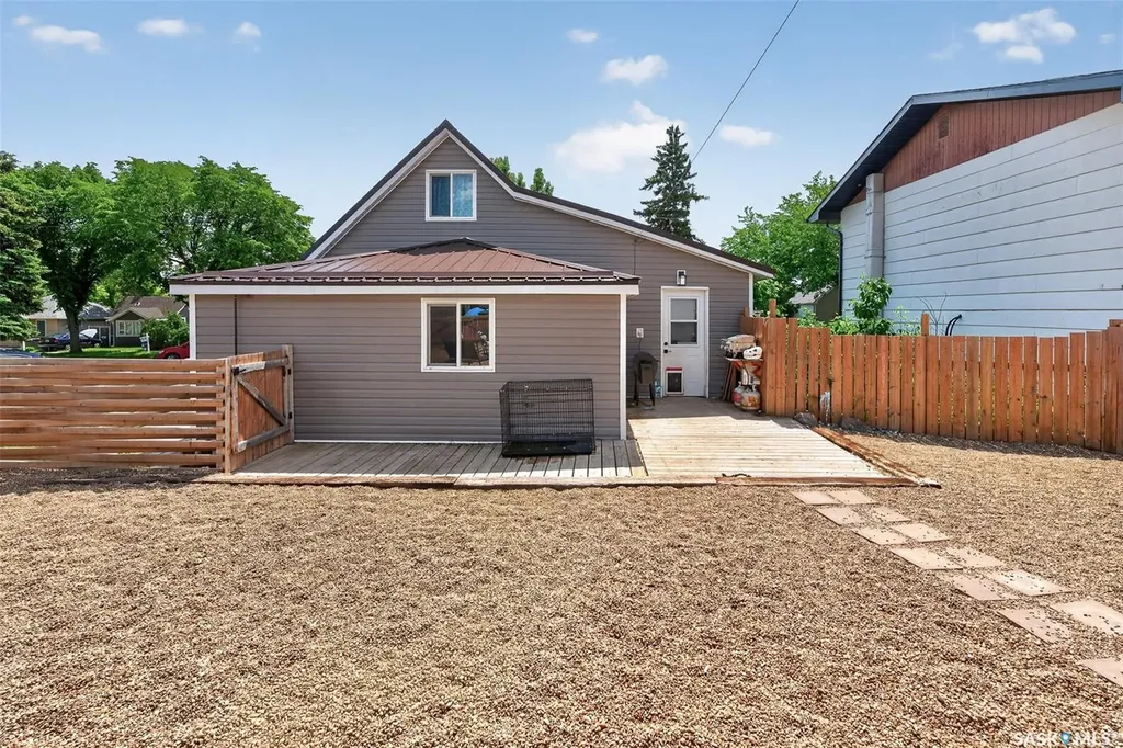 1002 Stadacona Street W Moose Jaw SK S6H 0K9