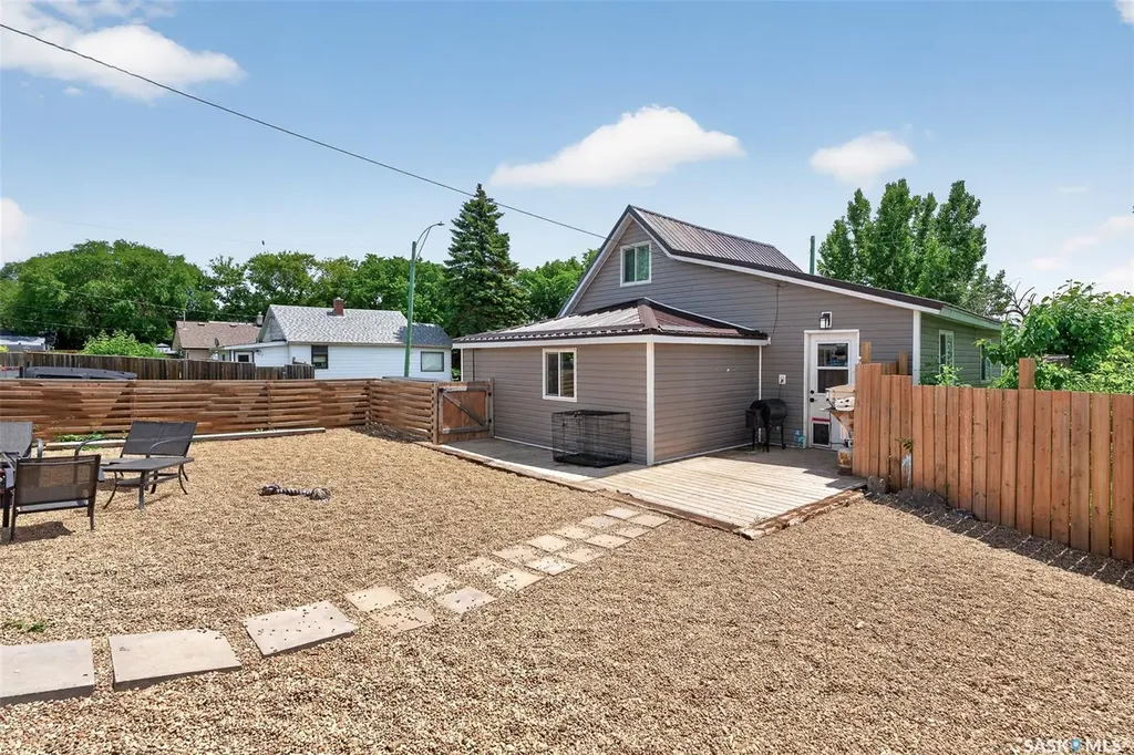 1002 Stadacona Street W Moose Jaw SK S6H 0K9
