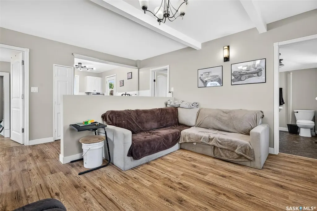 1002 Stadacona Street W Moose Jaw SK S6H 0K9