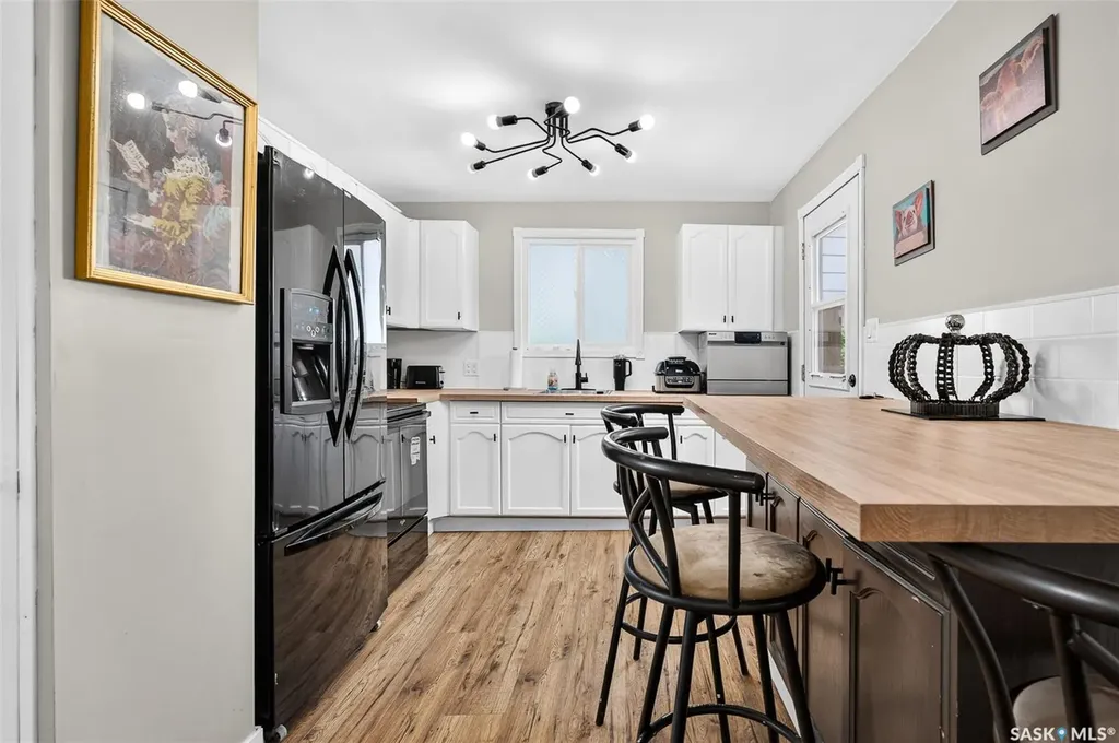 1002 Stadacona Street W Moose Jaw SK S6H 0K9