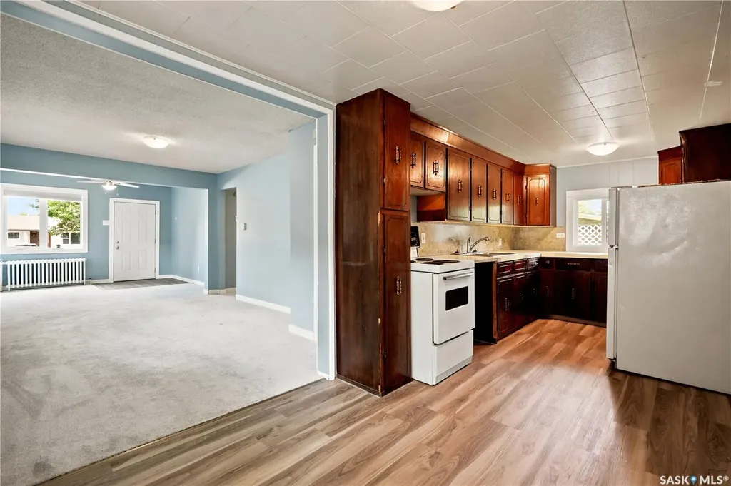269 Iroquois Street W Moose Jaw SK S6H 5A8