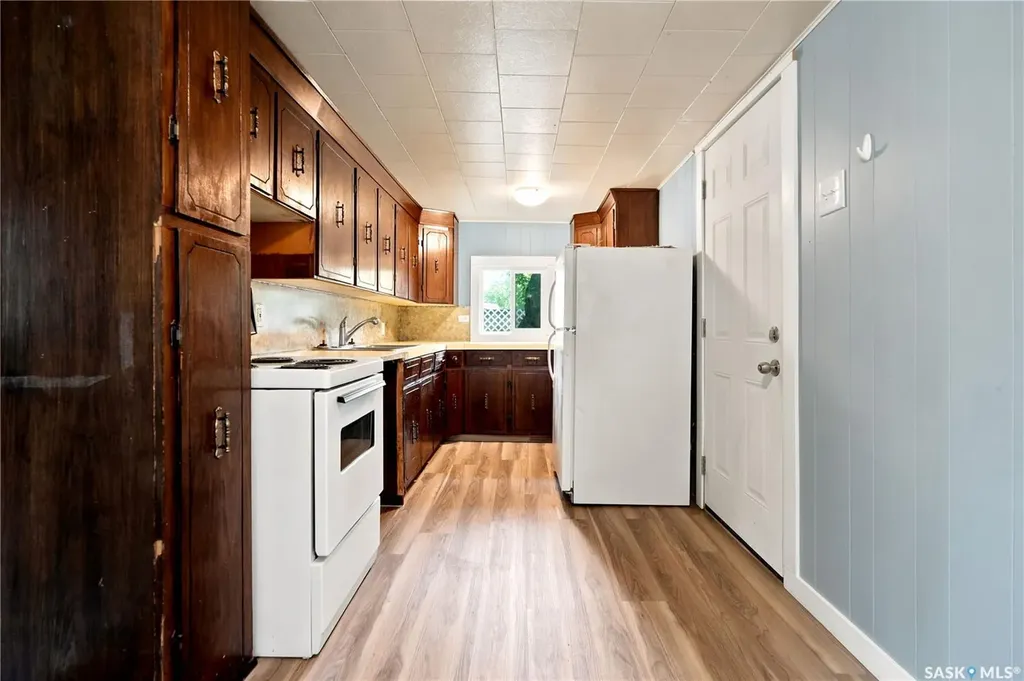 269 Iroquois Street W Moose Jaw SK S6H 5A8