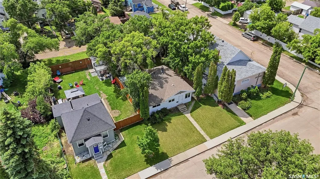 269 Iroquois Street W Moose Jaw SK S6H 5A8