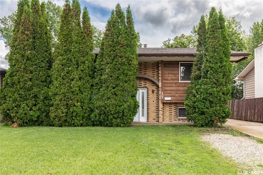 17 Blue Sage Drive Moose Jaw SK S6J 1A5