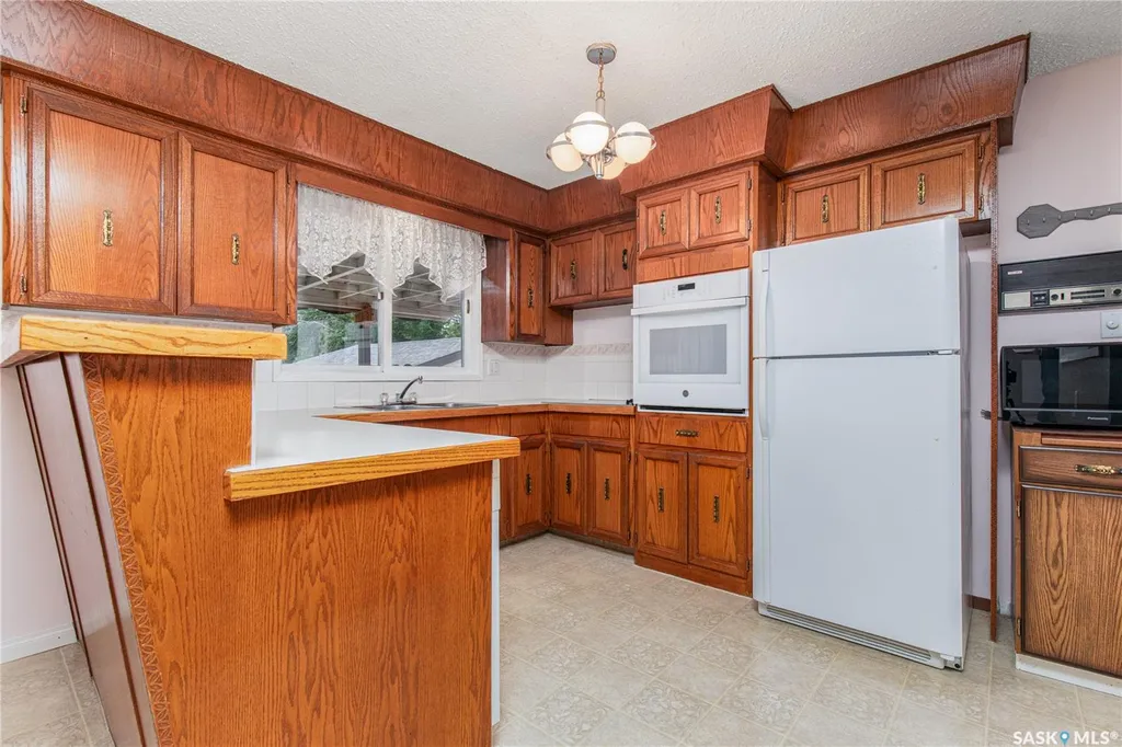 17 Blue Sage Drive Moose Jaw SK S6J 1A5