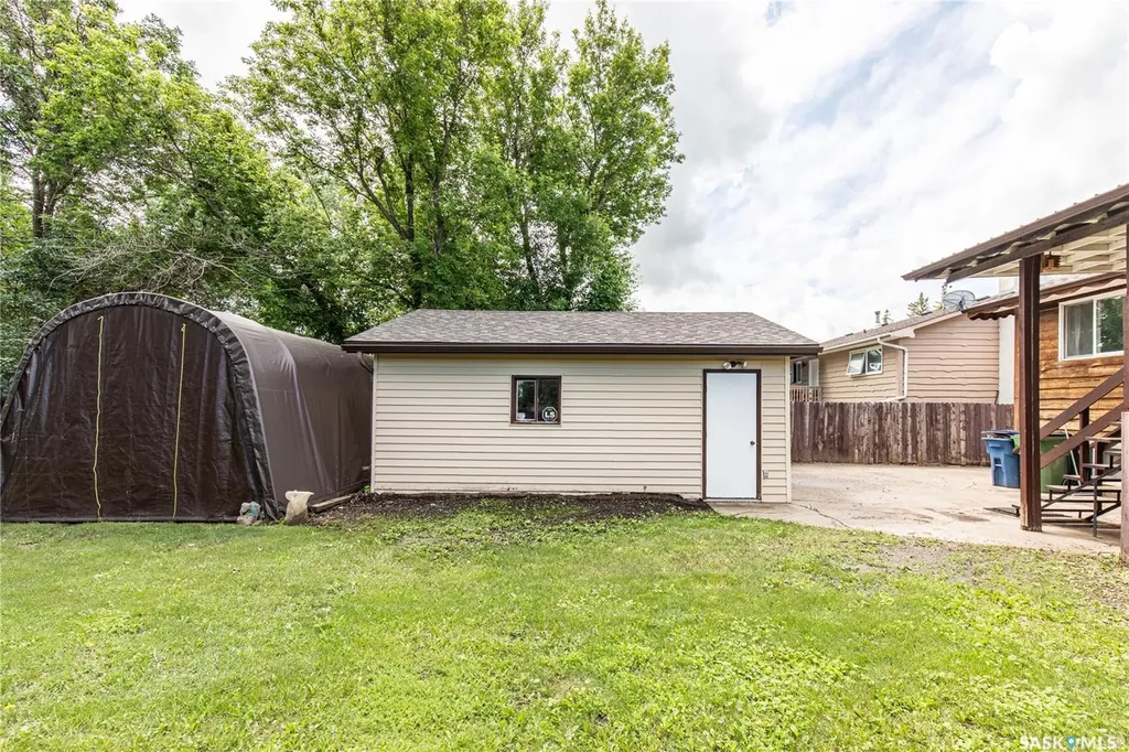 17 Blue Sage Drive Moose Jaw SK S6J 1A5