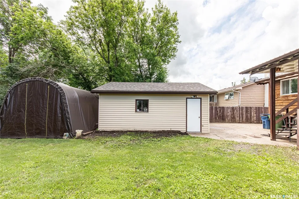 17 Blue Sage Drive Moose Jaw SK S6J 1A5