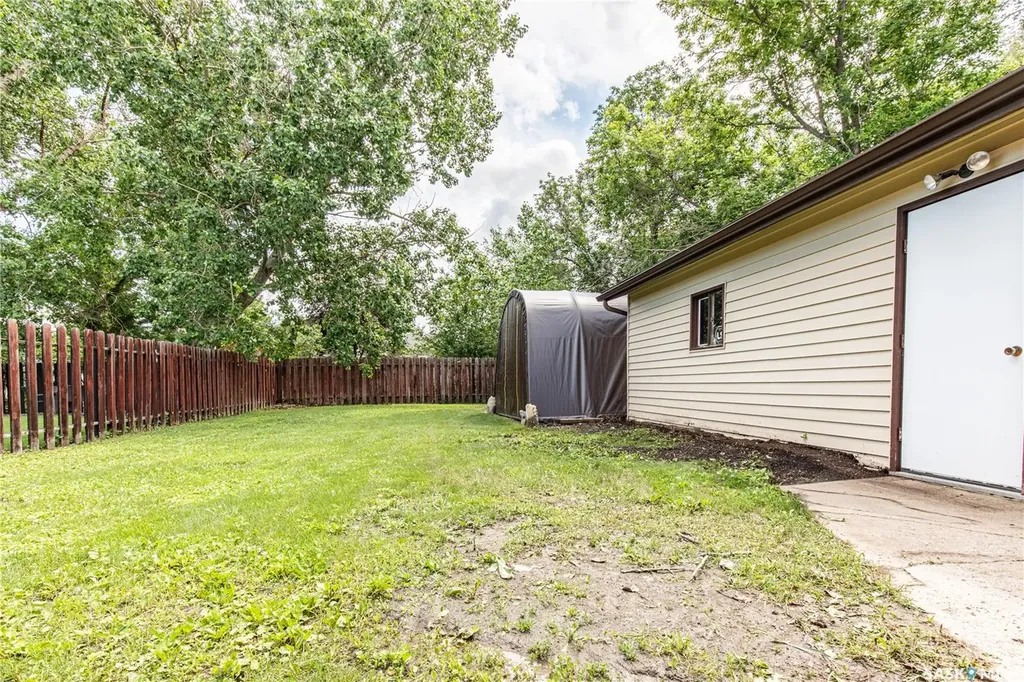 17 Blue Sage Drive Moose Jaw SK S6J 1A5
