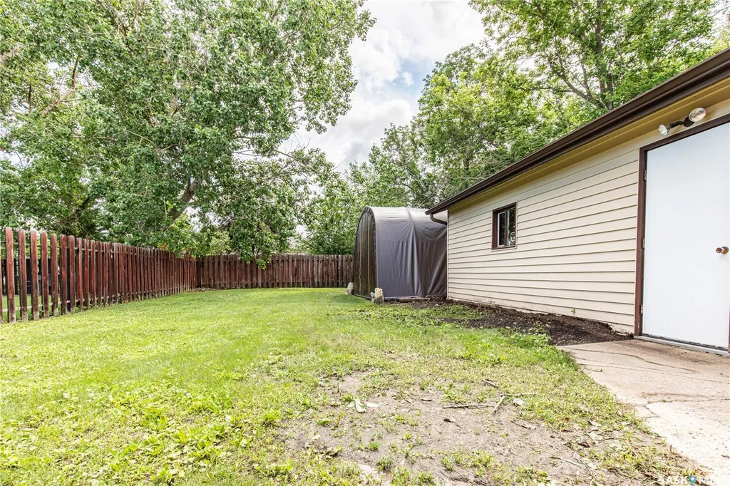 17 Blue Sage Drive Moose Jaw SK S6J 1A5