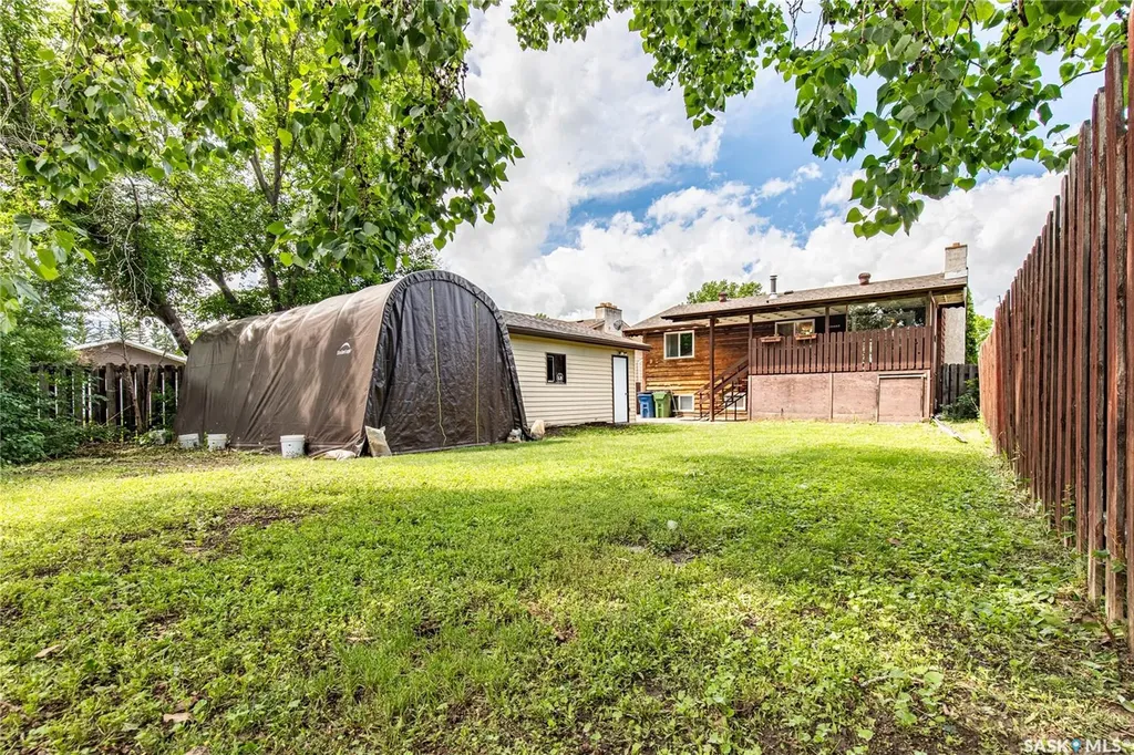 17 Blue Sage Drive Moose Jaw SK S6J 1A5