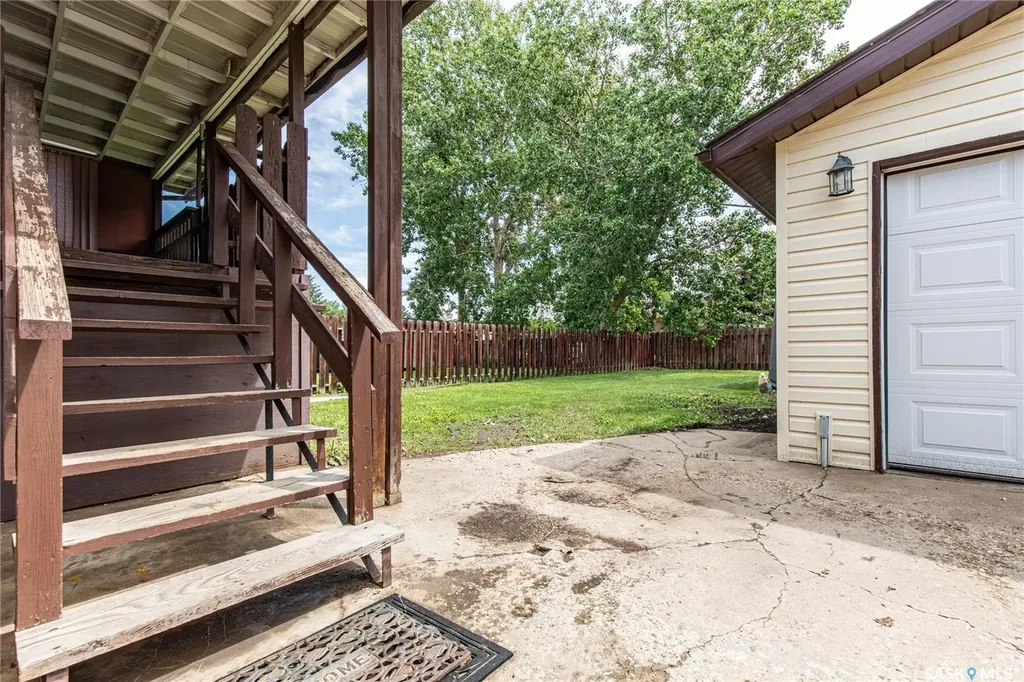 17 Blue Sage Drive Moose Jaw SK S6J 1A5