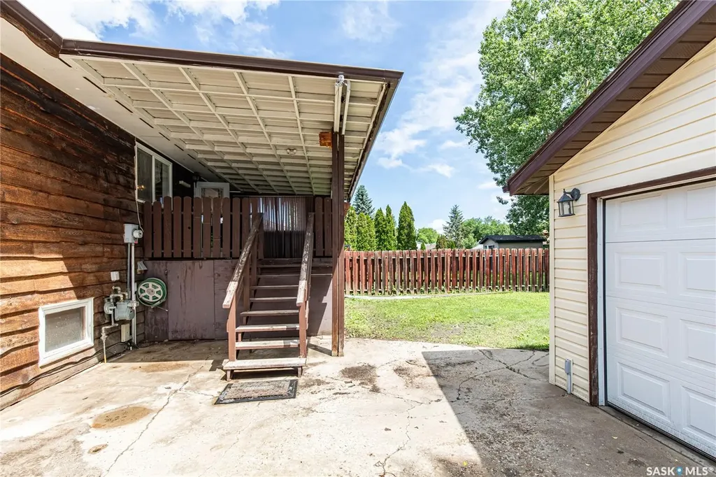 17 Blue Sage Drive Moose Jaw SK S6J 1A5