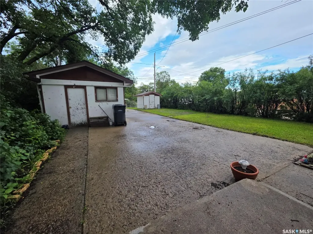 185 3rd Avenue SE Swift Current SK S9H 3K3