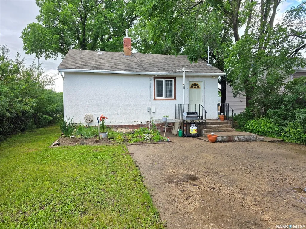185 3rd Avenue SE Swift Current SK S9H 3K3