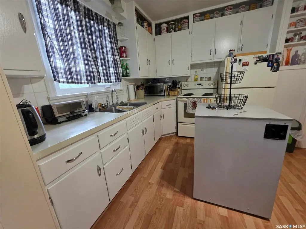 185 3rd Avenue SE Swift Current SK S9H 3K3