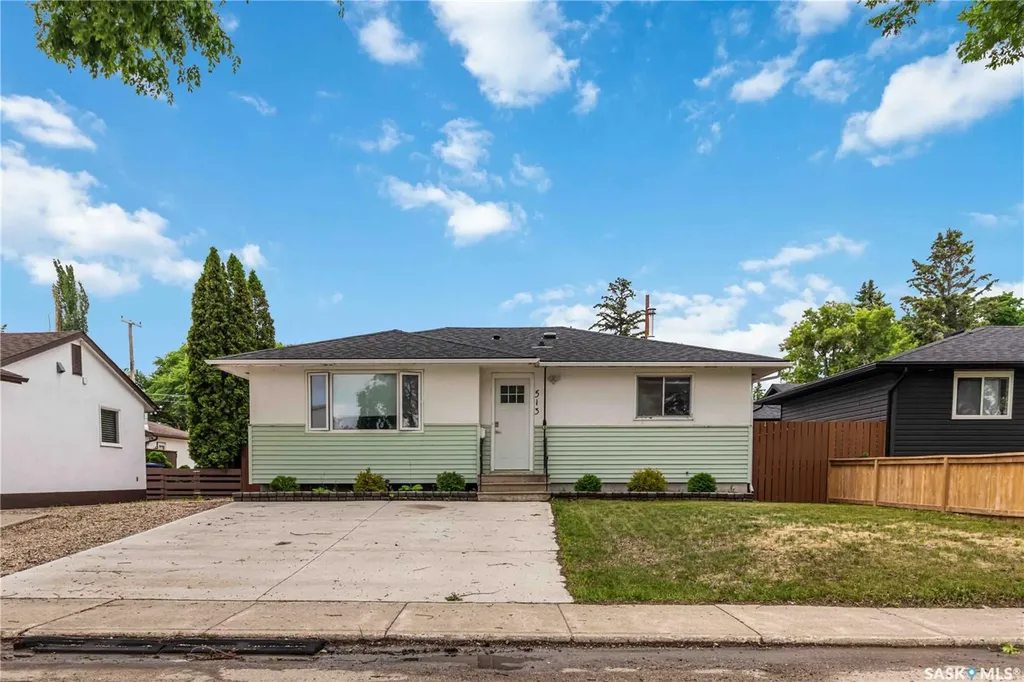 513 W Avenue N Saskatoon SK S7L 3H2